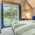 4 Bedroom Lovely In Semesterbostad