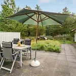 4 Bedroom Lovely In Semesterbostad *
