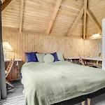 Semesterbostad 4 Bedroom Lovely In *
