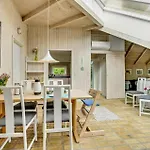 4 Bedroom Lovely In