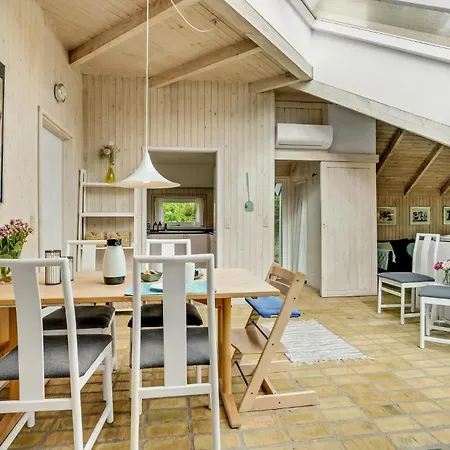 4 Bedroom Amazing Home In Fjerritslev