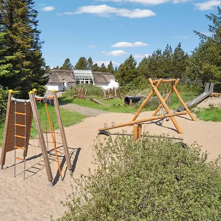 4 Bedroom Lovely In Semesterbostad